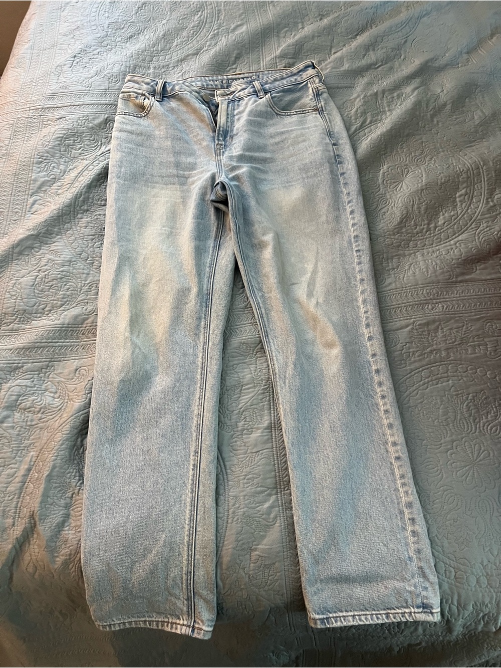 American Eagle Outfitters Light Wash Straight-Leg Jeans